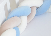 Бортик плетёный для кроватки KIDI soft (белый, бежевый, голубой)  по выгодным ценам с доставкой по Москве и Регионам от производителя. Более 50 видов детских кроваток, диванов, стульчиков, столов, комплектов. Доставка 24/7. Фирменная гарантия на детскую мебель.